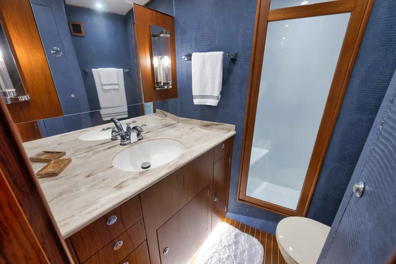 Risk & Reward Yacht Photos Pics 