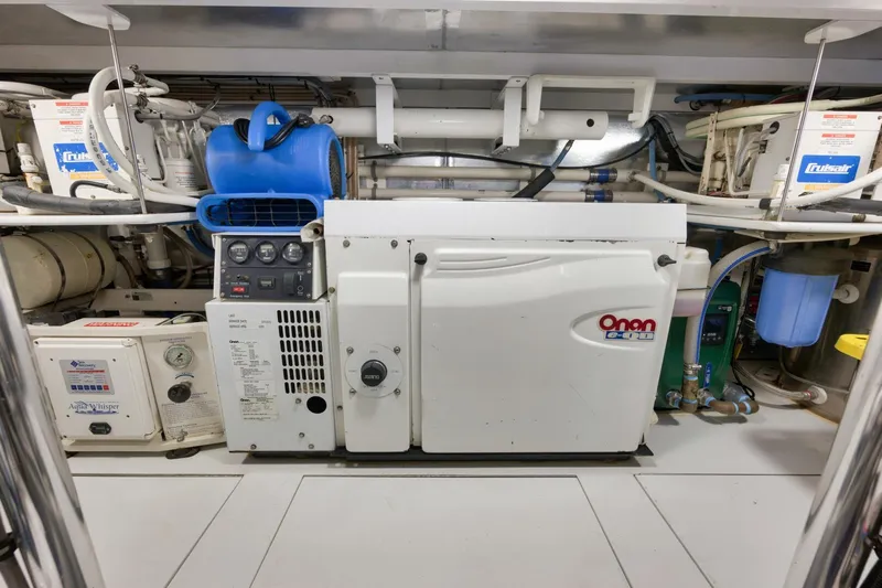 Risk & Reward Yacht Photos Pics 