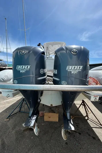 Mission Control Yacht Photos Pics 