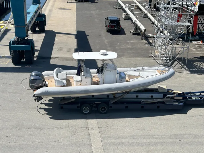 Mission Control Yacht Photos Pics 