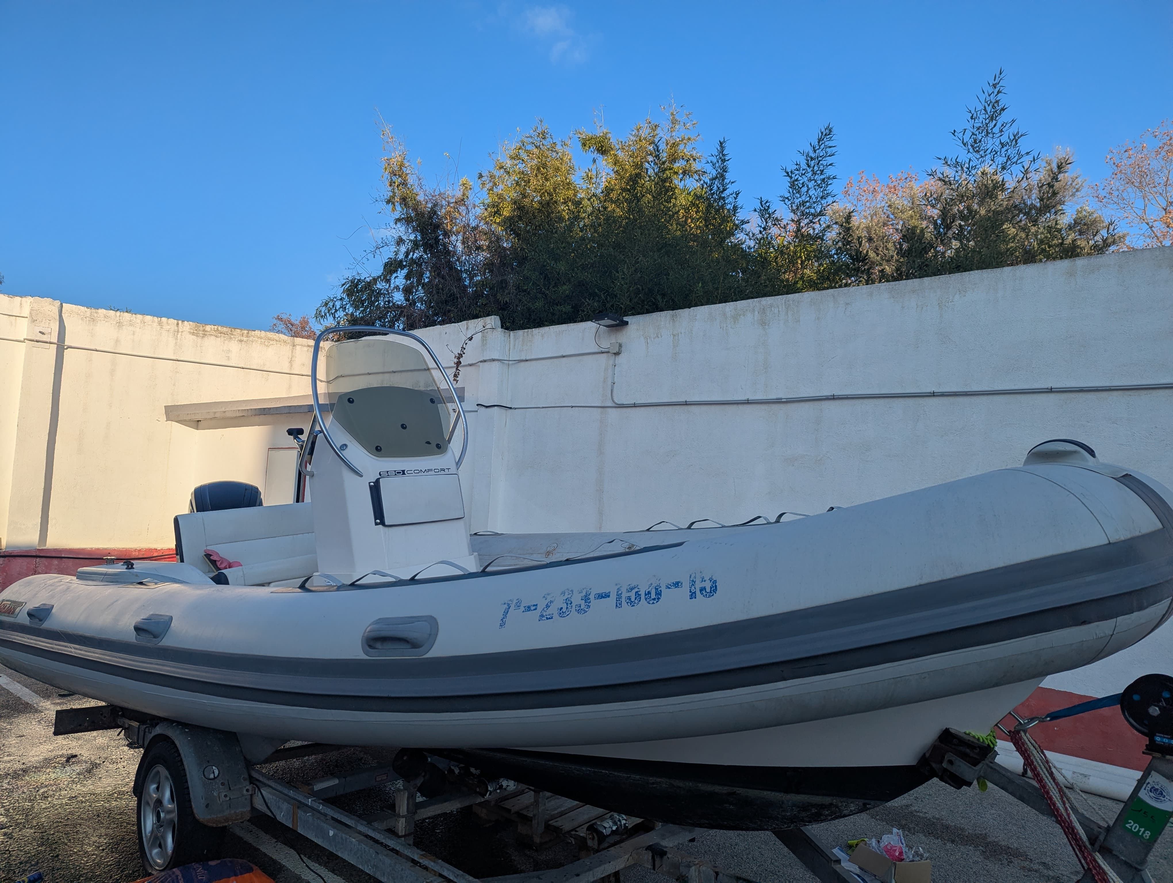 2015 Arimar Valiant 580 Comfort