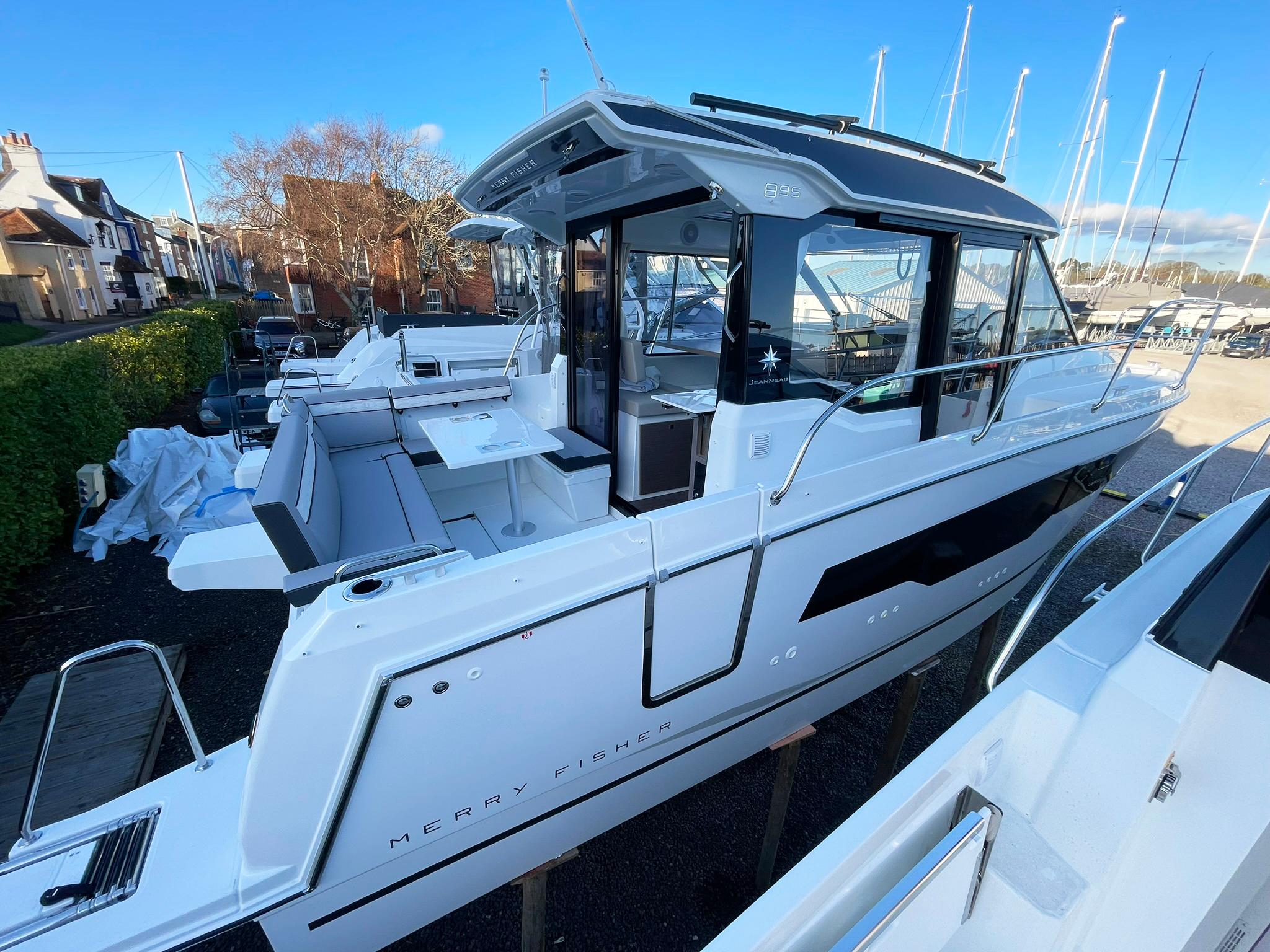 2024 Jeanneau Merry Fisher 895 Series 2 | 30ft