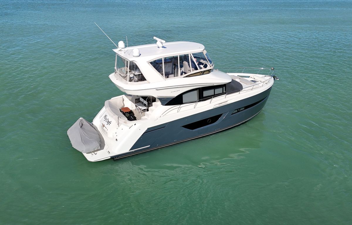 2018 Carver 52 