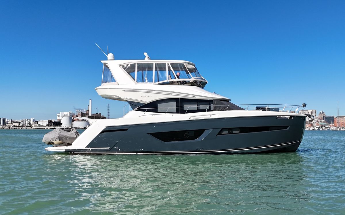 2018 Carver 52 