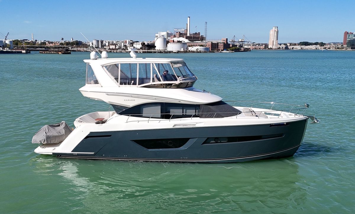 2018 Carver 52 