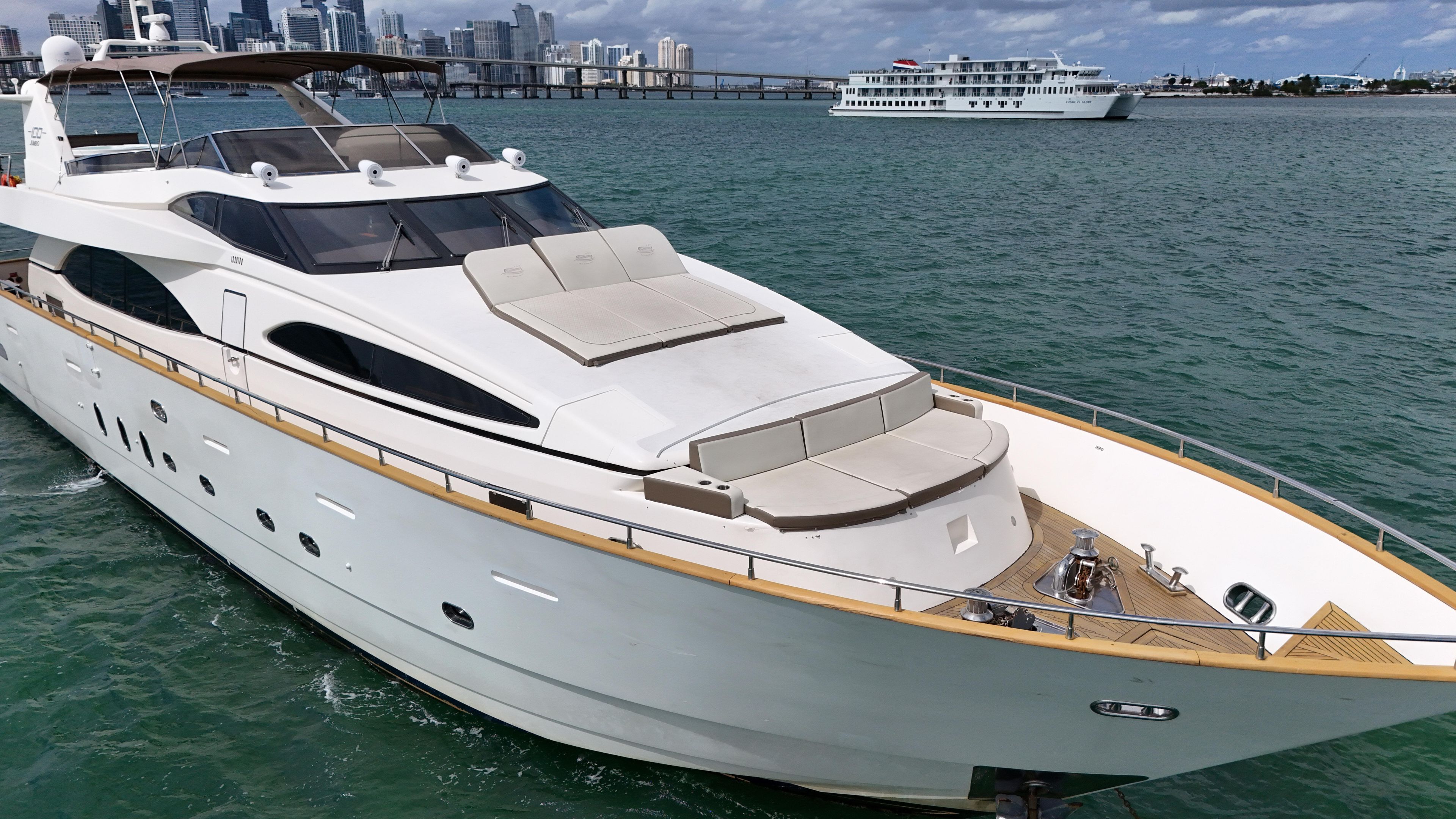 Yacht