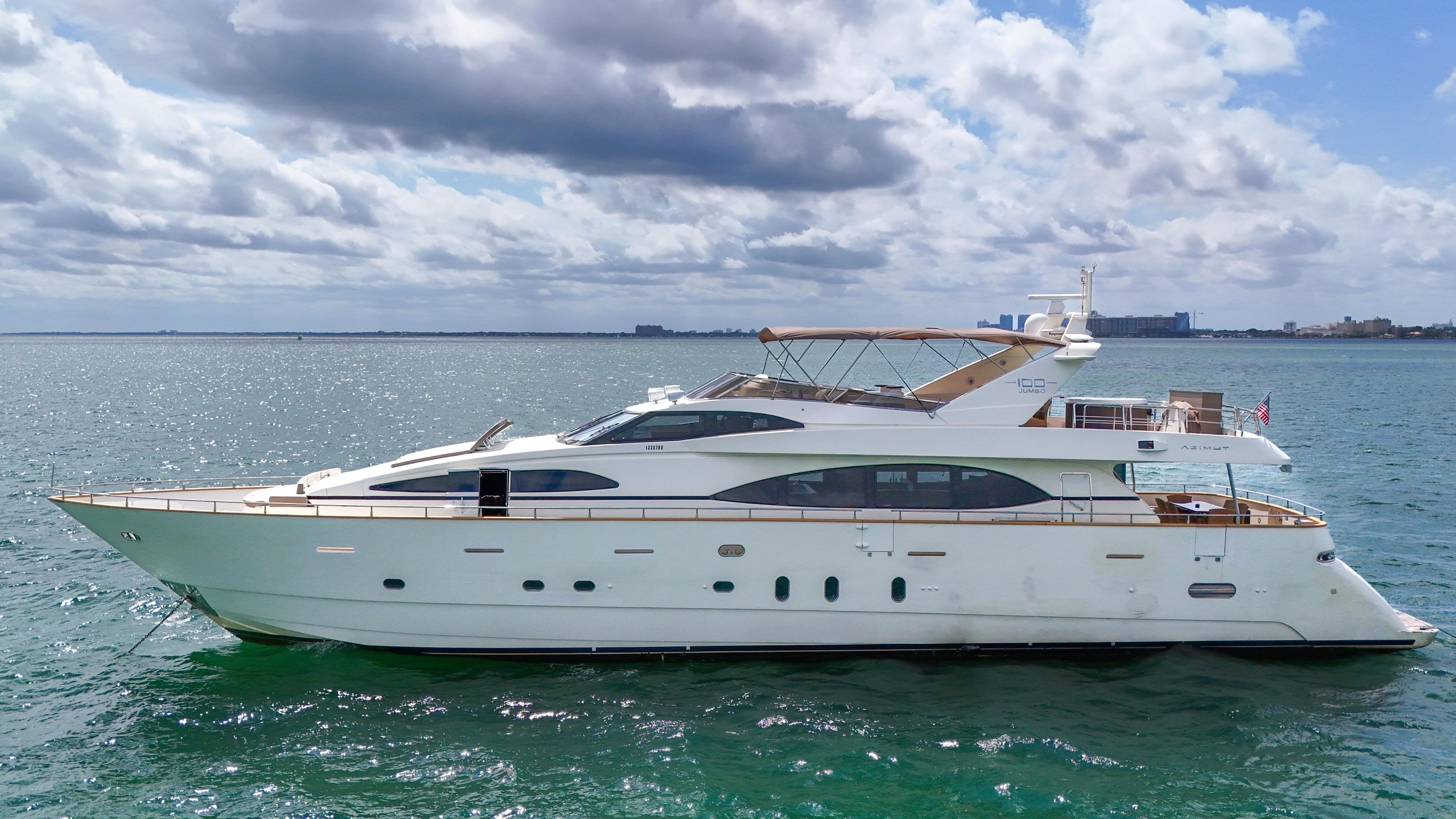 2006 Azimut 100 