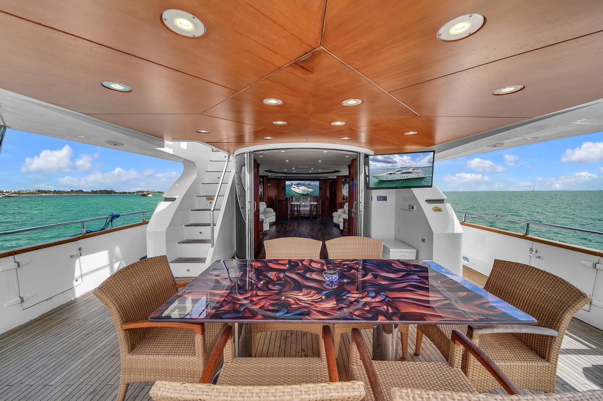 2006 Azimut 100 