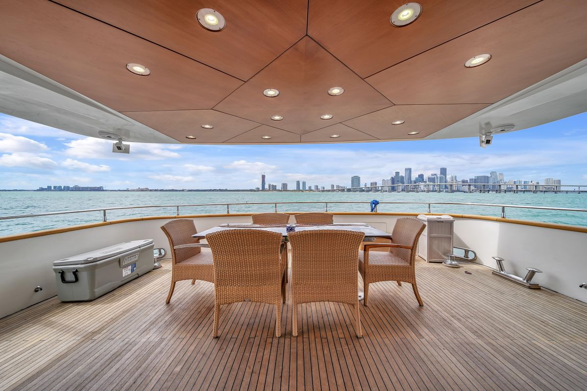 2006 Azimut 100 