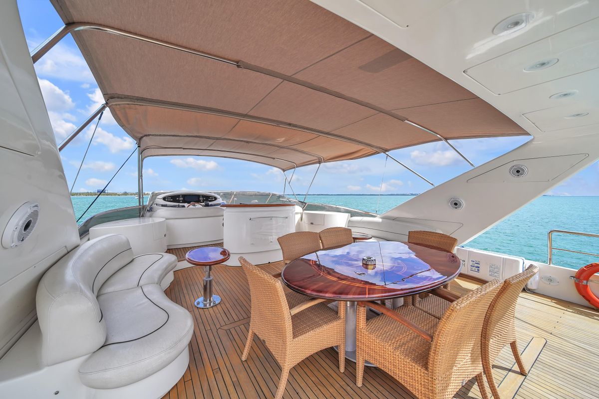 2006 Azimut 100 