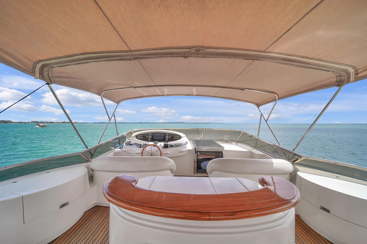 2006 Azimut 100 