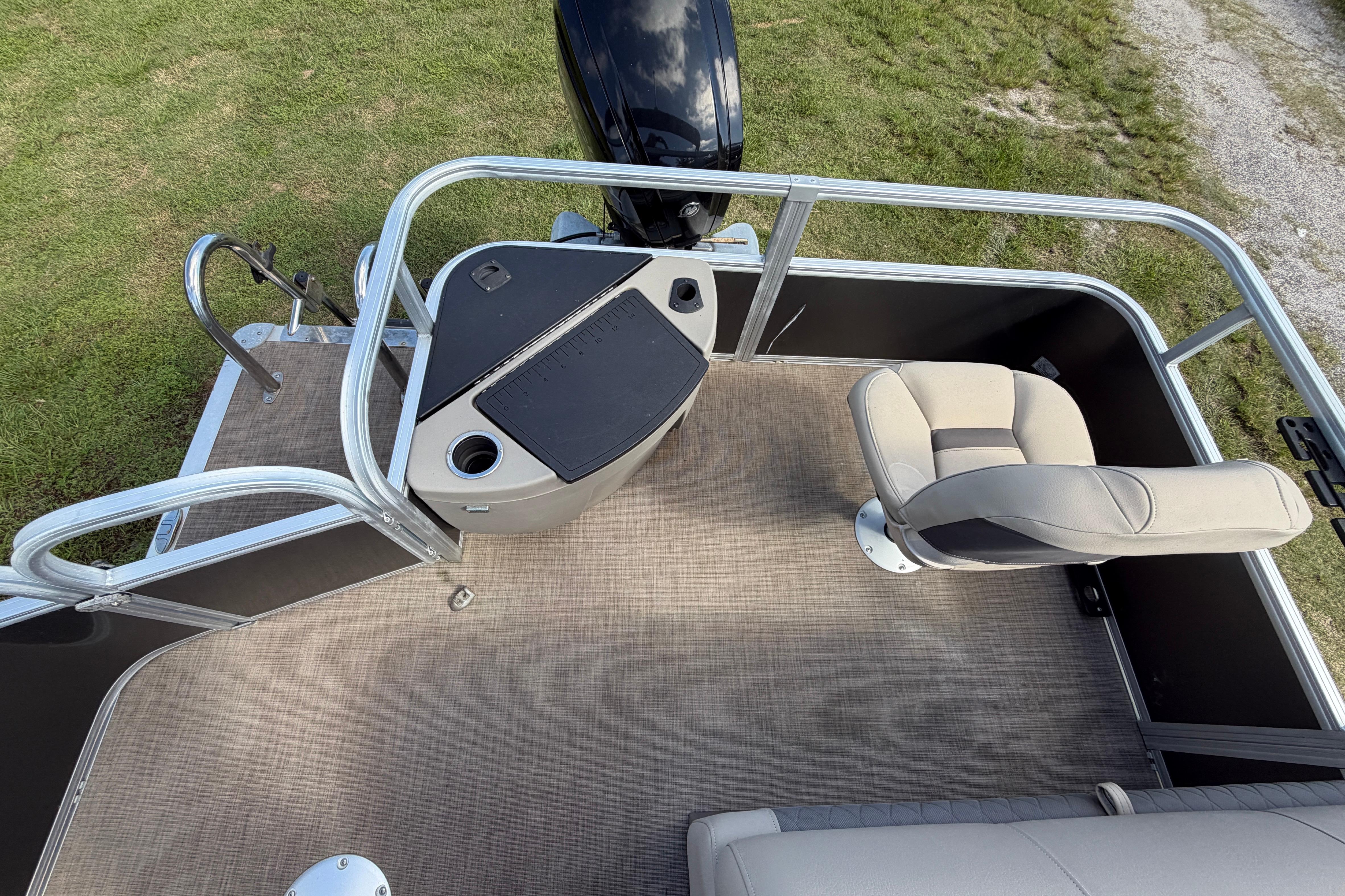 2023 Sun Tracker Fishin' Barge 20 DLX Pontoon for sale YachtWorld