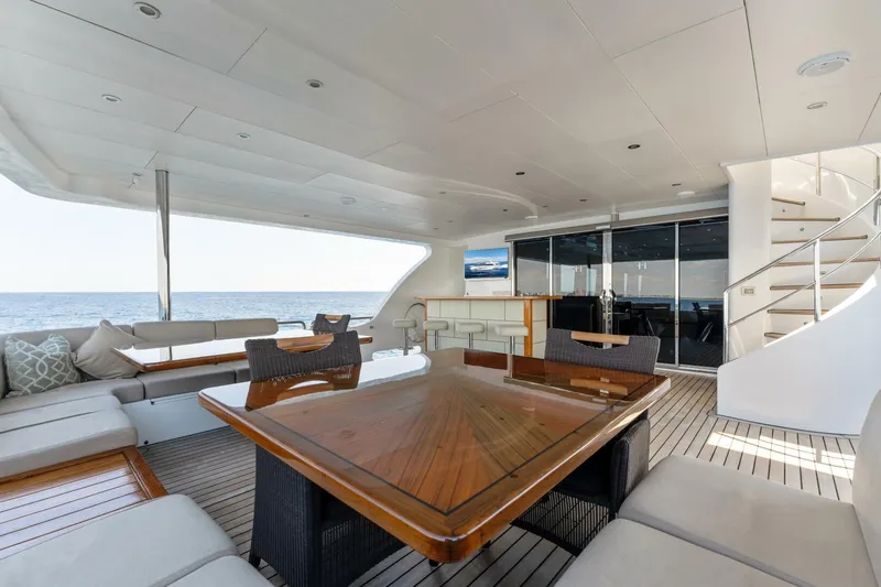 Mesmerize Yacht Photos Pics 