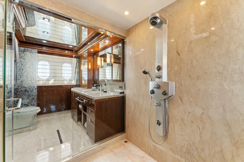 Mesmerize Yacht Photos Pics 