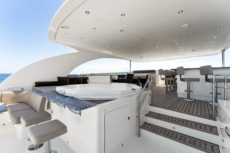 Mesmerize Yacht Photos Pics 