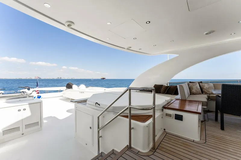 Mesmerize Yacht Photos Pics 