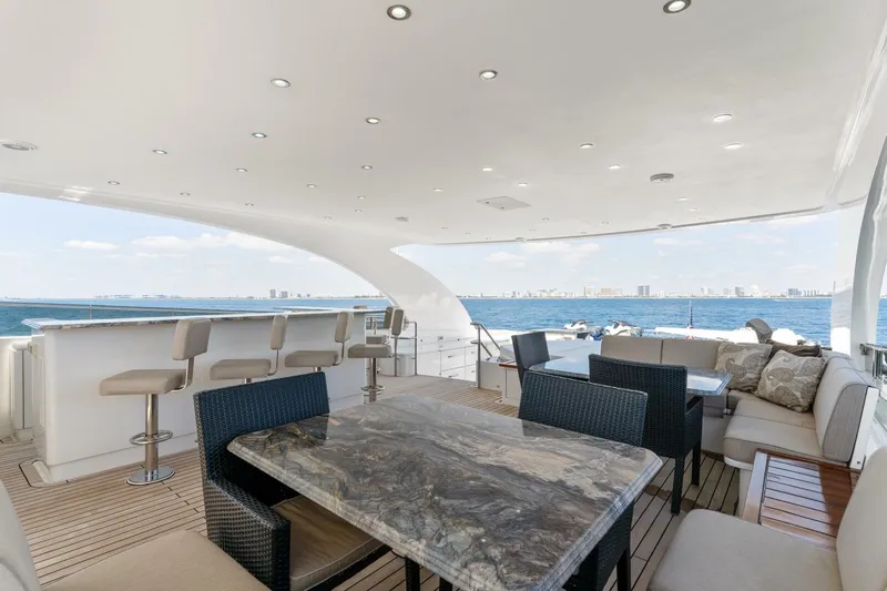 Mesmerize Yacht Photos Pics 