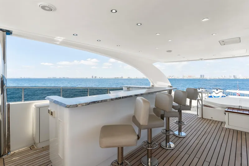 Mesmerize Yacht Photos Pics 