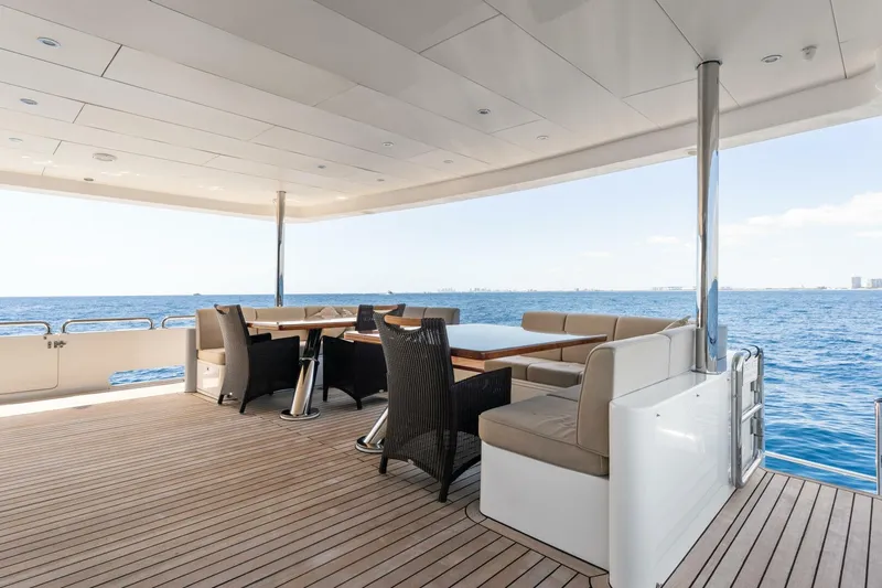 Mesmerize Yacht Photos Pics 