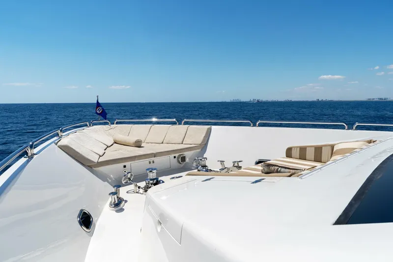 Mesmerize Yacht Photos Pics 