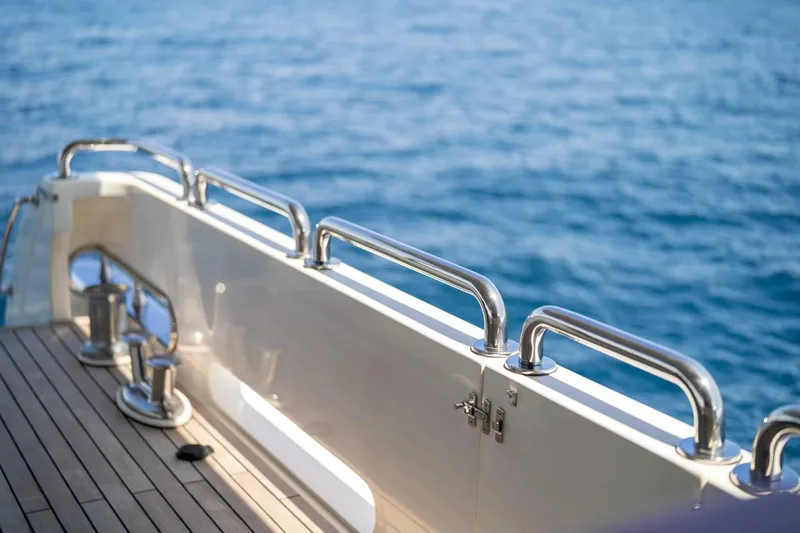 Mesmerize Yacht Photos Pics 