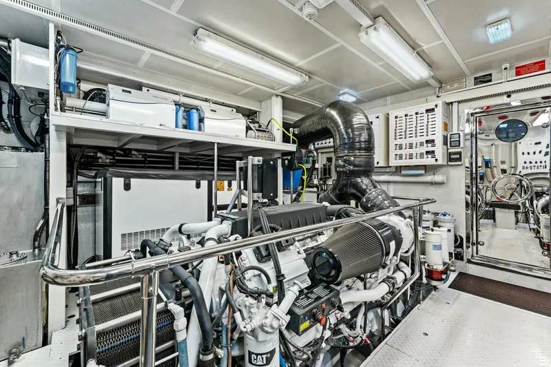 Mesmerize Yacht Photos Pics 