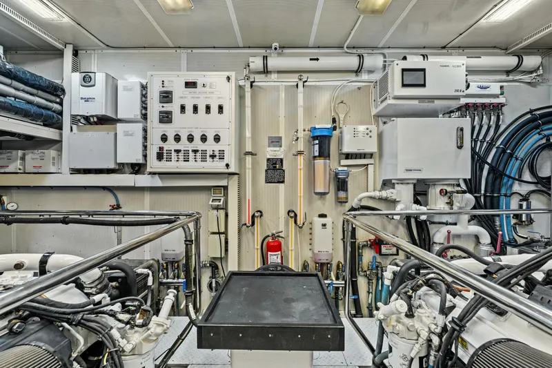 Mesmerize Yacht Photos Pics 