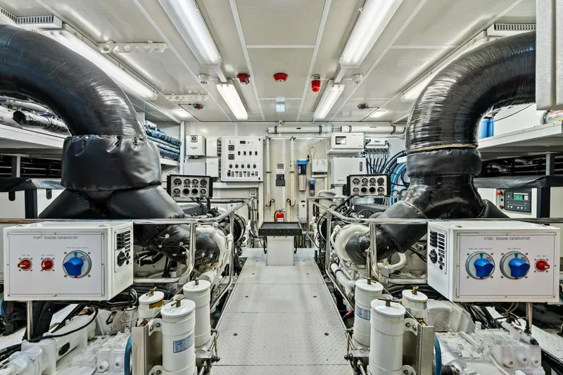 Mesmerize Yacht Photos Pics 