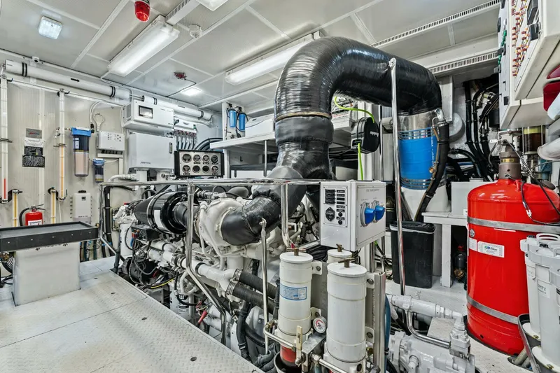 Mesmerize Yacht Photos Pics 