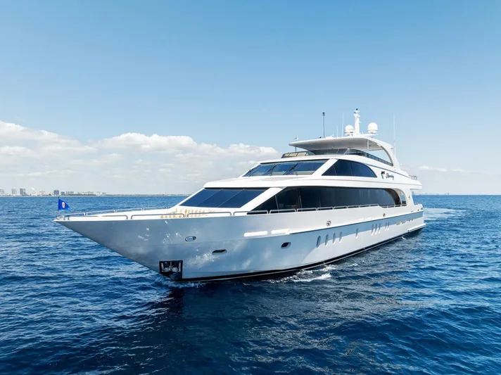 Mesmerize Yacht Photos Pics 