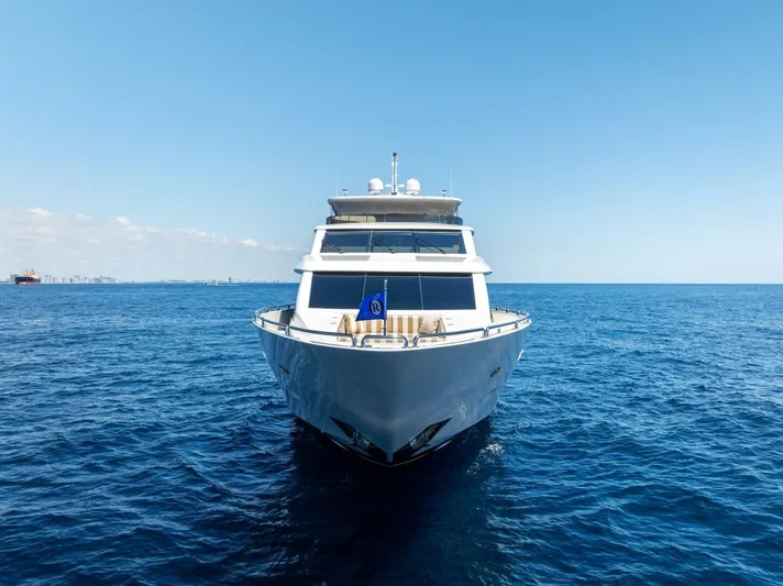 Mesmerize Yacht Photos Pics 