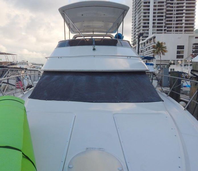 2004 Carver 444 Cockpit Motor Yacht