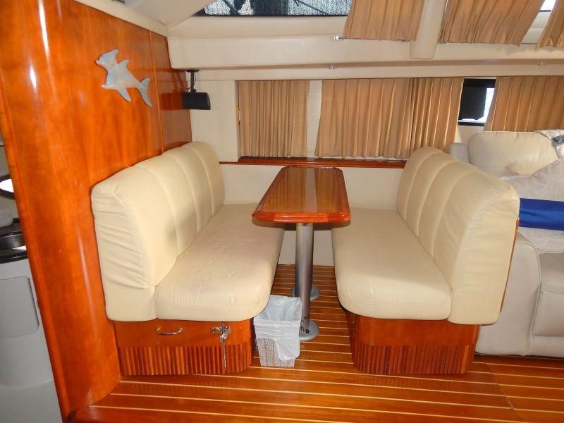 2004 Carver 444 Cockpit Motor Yacht