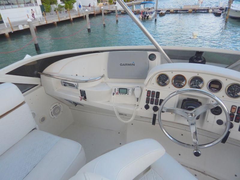 2004 Carver 444 Cockpit Motor Yacht