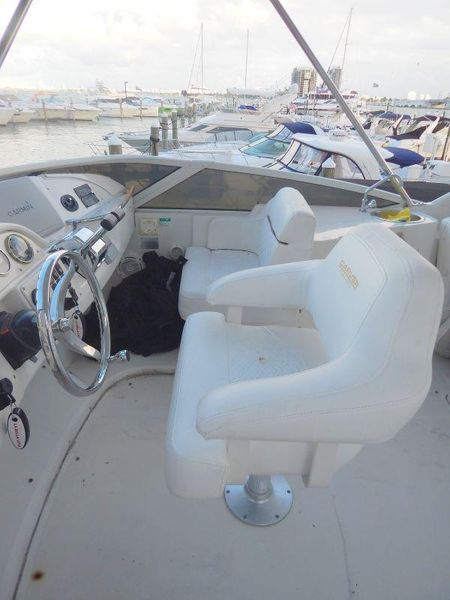 2004 Carver 444 Cockpit Motor Yacht