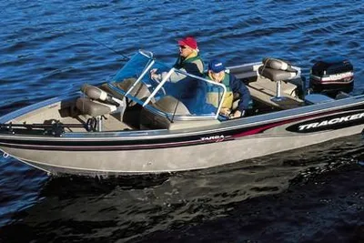 Tracker Targa 17