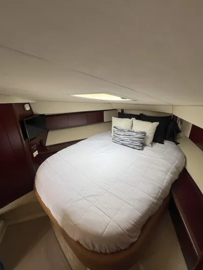 Viva La Vida Yacht Photos Pics 2006 Sea Ray 44 Sedan Bridge cabin with cozy bed and modern interior.