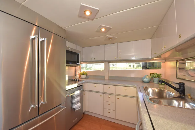 Yolo Yacht Photos Pics 