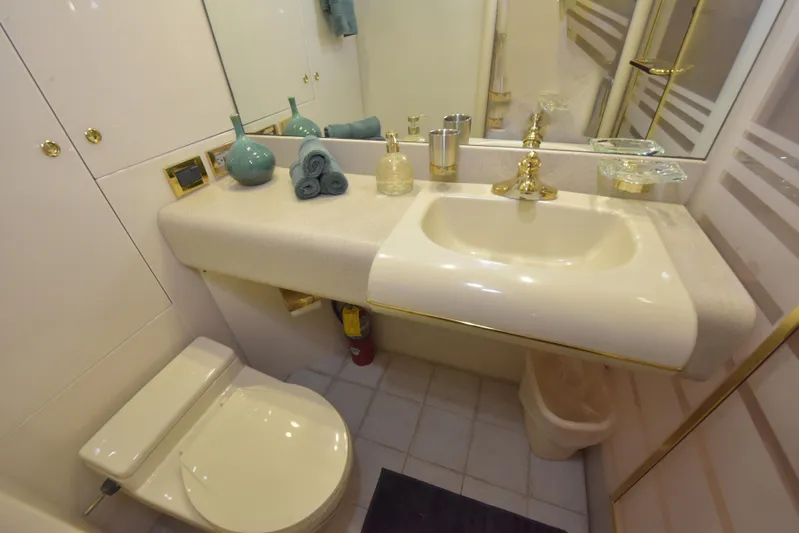 Yolo Yacht Photos Pics 