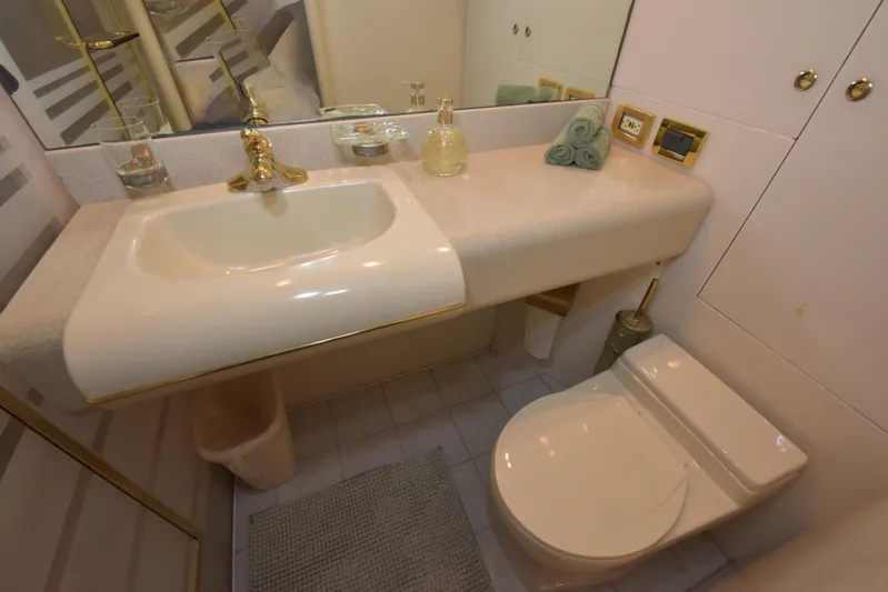 Yolo Yacht Photos Pics 