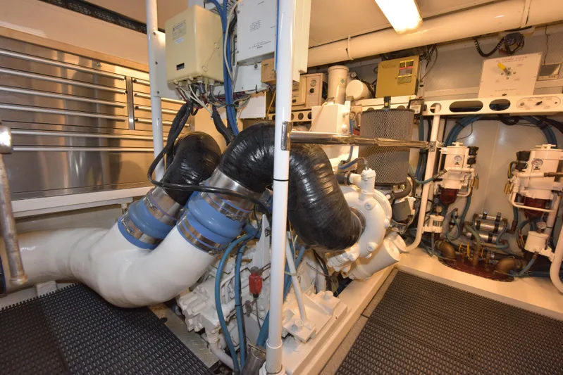 Yolo Yacht Photos Pics 