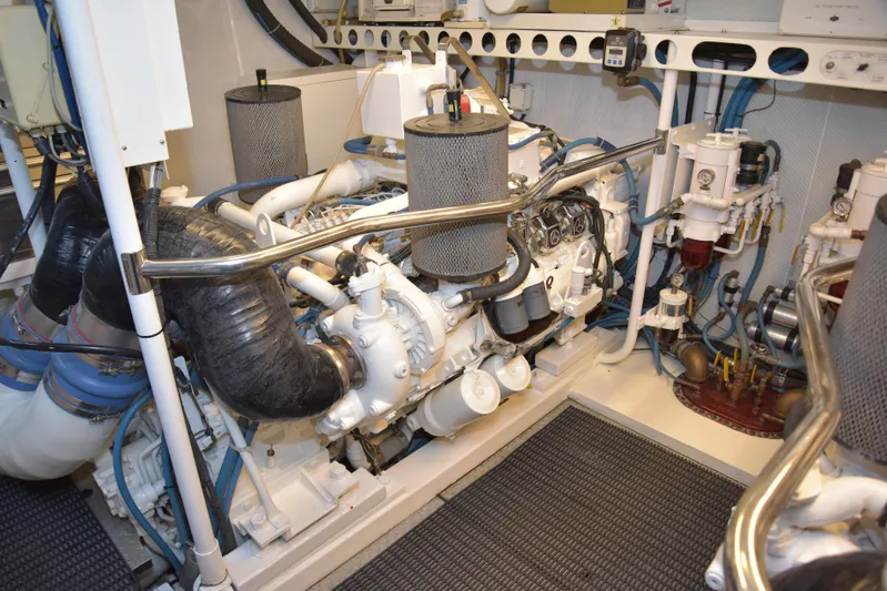 Yolo Yacht Photos Pics 