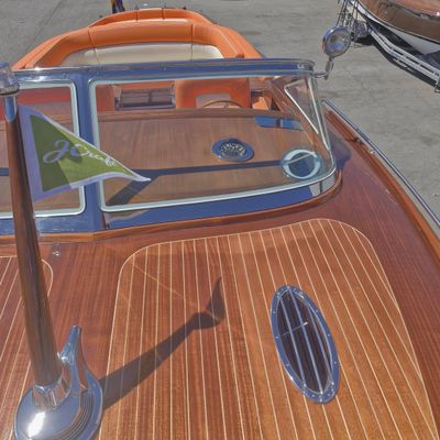 Yacht