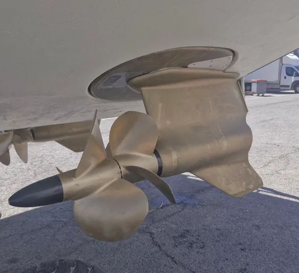  Yacht Photos Pics Propeller of 2010 J Craft Torpedo 42 boat on dry dock.