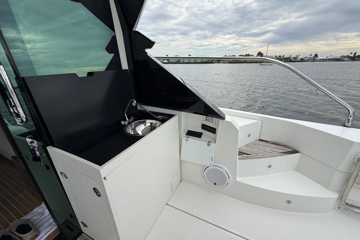 2018 Beneteau 50 