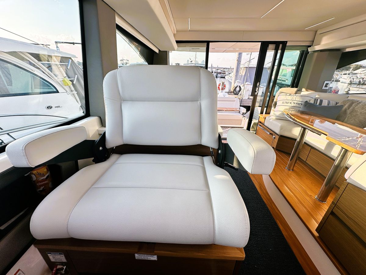 2024 Tiara Yachts 48 