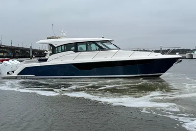 Tiara Yachts 48 LE