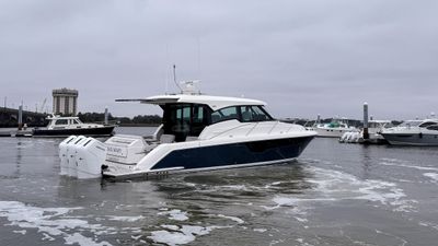 Yacht