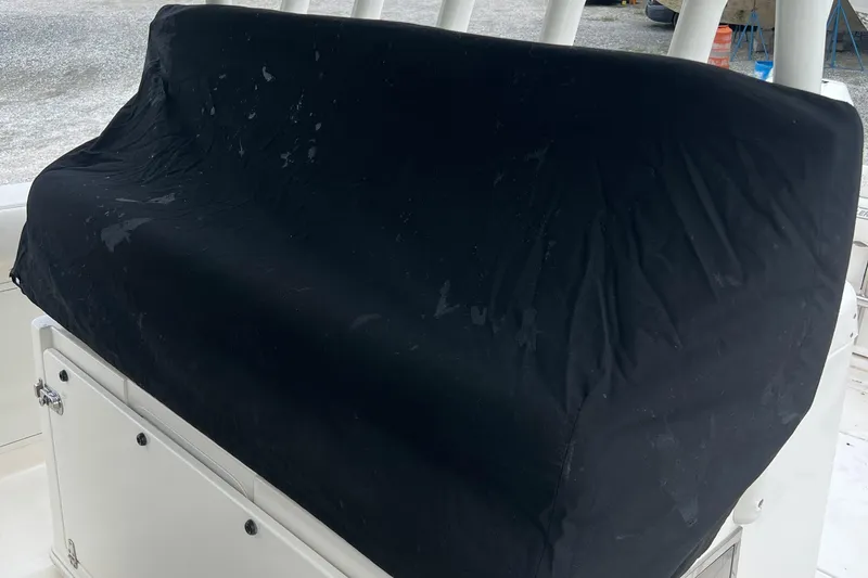  Yacht Photos Pics 2014 Boston Whaler 350 Outrage Helm Seating Cover