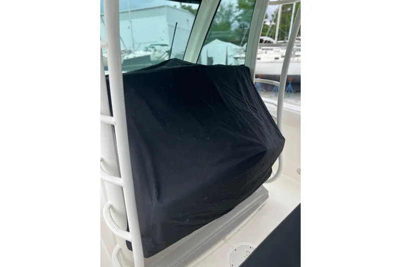  Yacht Photos Pics 2014 Boston Whaler 350 Outrage Helm Cover